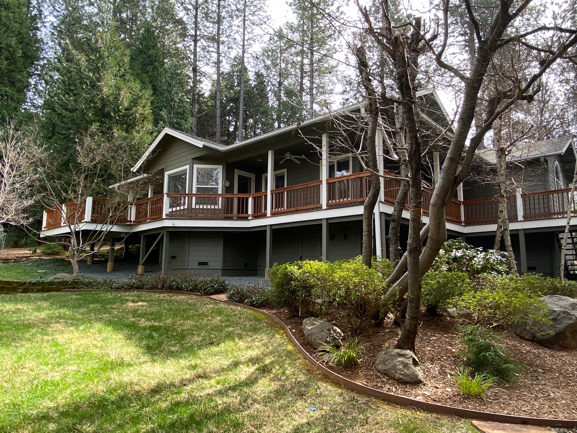 12609 Oak Circle